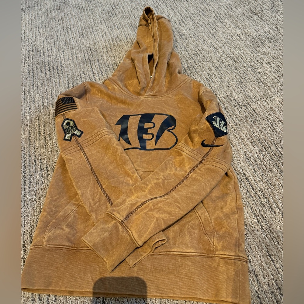 Cincinnati Bengals 2023 Salute to Service hoodie youth size S (8)
